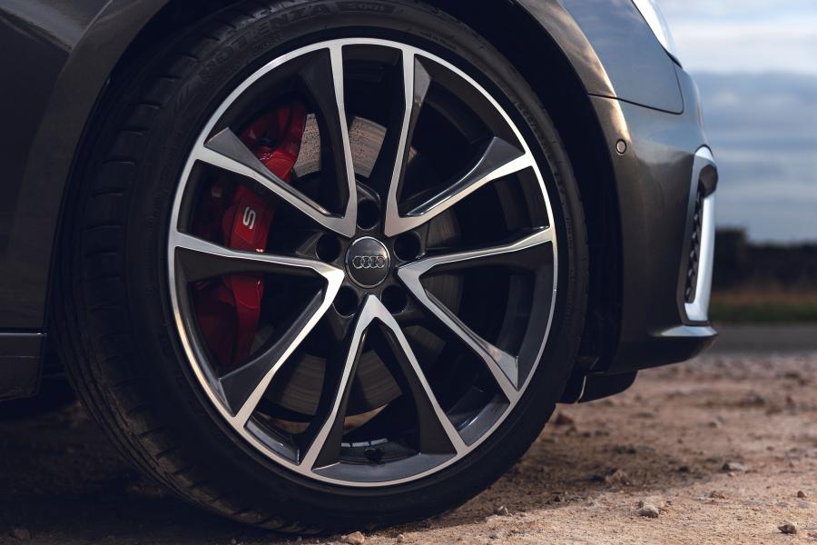 Колеса Audi S4 Sedan TDI (B9) 2019 года  (UK) (фото 25 из 27)
